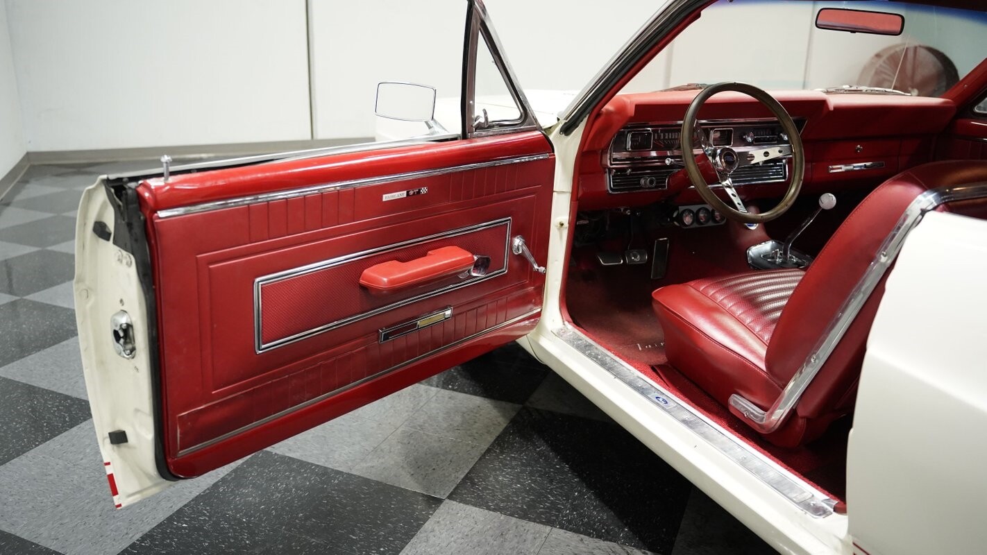 Ford-Fairlane-1967-Fastback-28