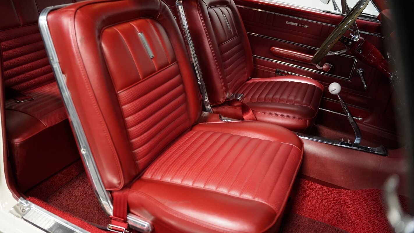 Ford-Fairlane-1967-Fastback-38