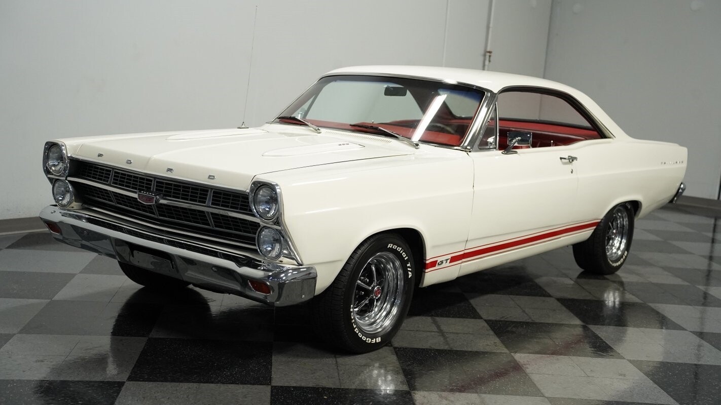 Ford-Fairlane-1967-Fastback-5