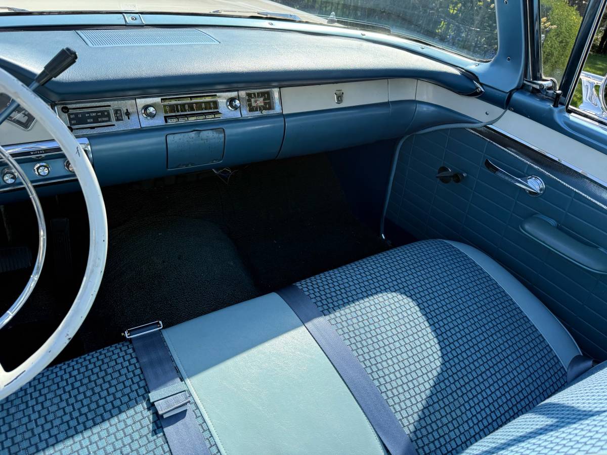 Ford-Fairlane-500-1957-blue-14