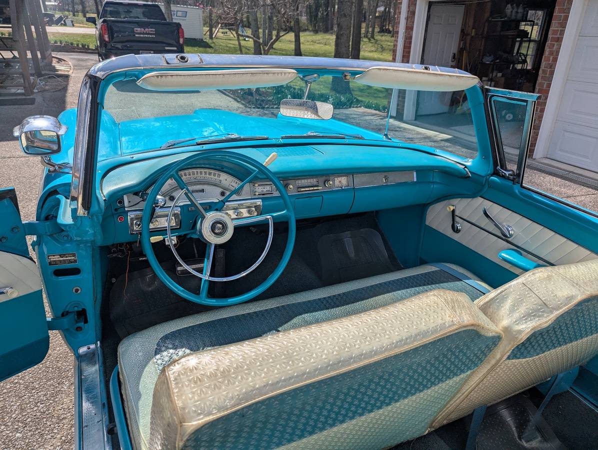 Ford-Fairlane-skyliner-convertible-1958-blue-11