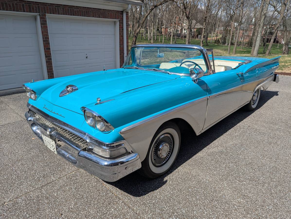 Ford-Fairlane-skyliner-convertible-1958-blue-14