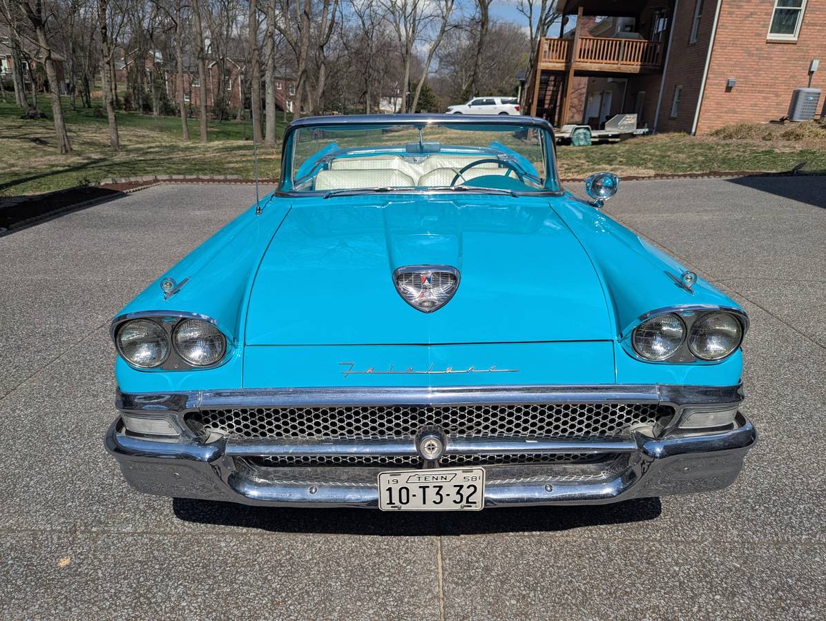 Ford-Fairlane-skyliner-convertible-1958-blue-15