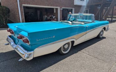 Ford-Fairlane-skyliner-convertible-1958-blue-18