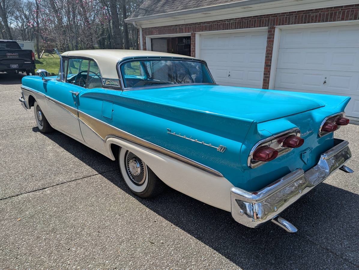 Ford-Fairlane-skyliner-convertible-1958-blue-6