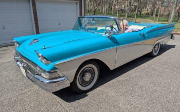 Ford-Fairlane-skyliner-convertible-1958-blue-9