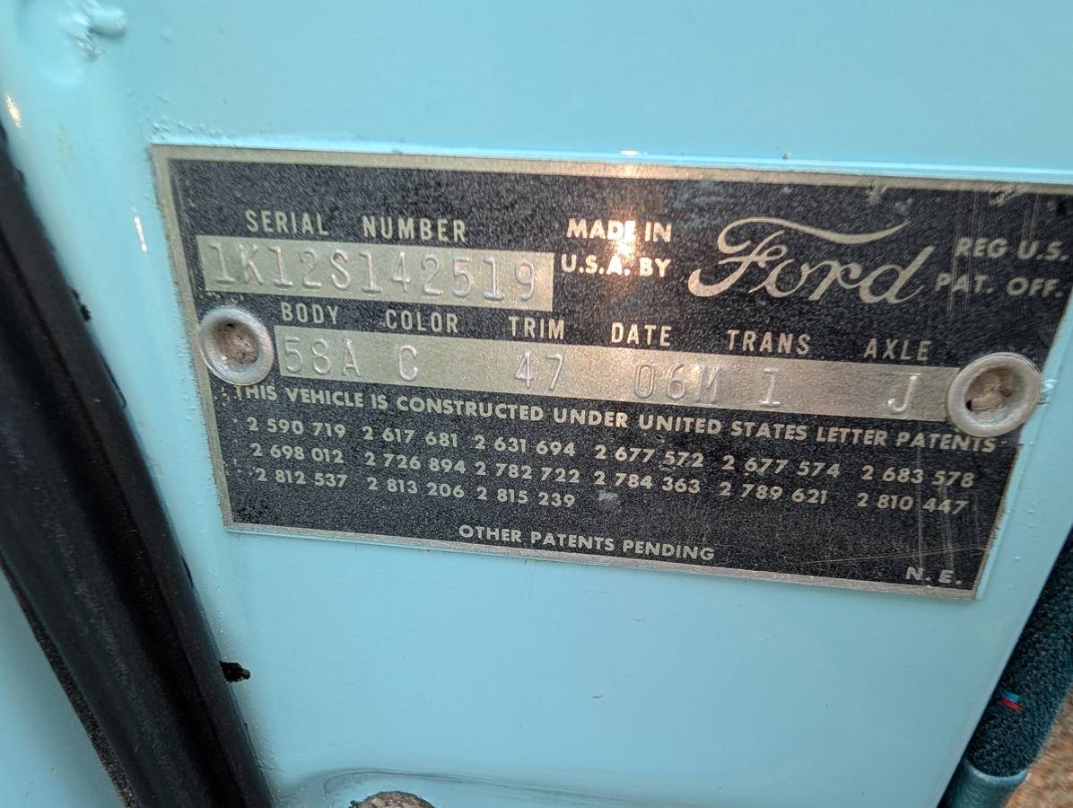 Ford-Falcon-1961-blue-14