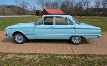 Ford-Falcon-1961-blue-2