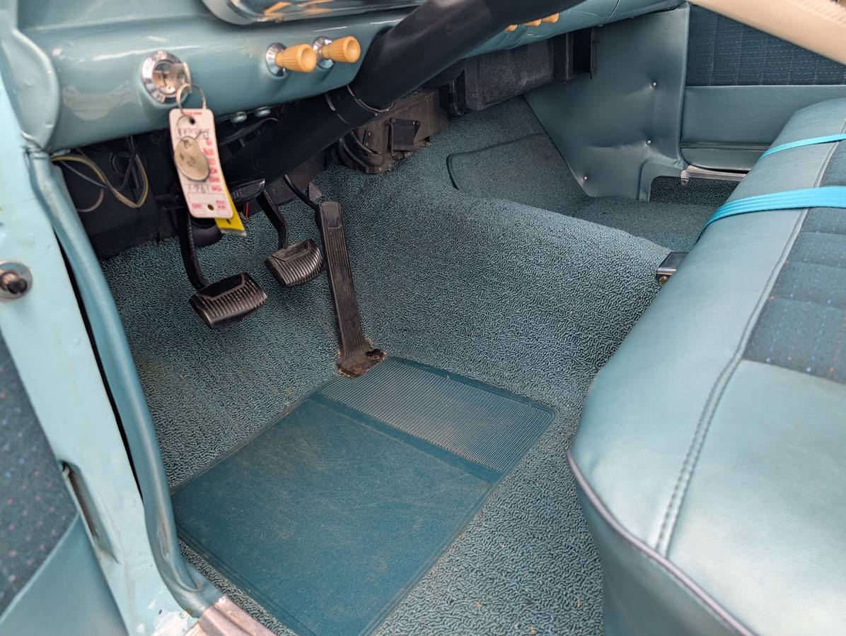 Ford-Falcon-1961-blue-22