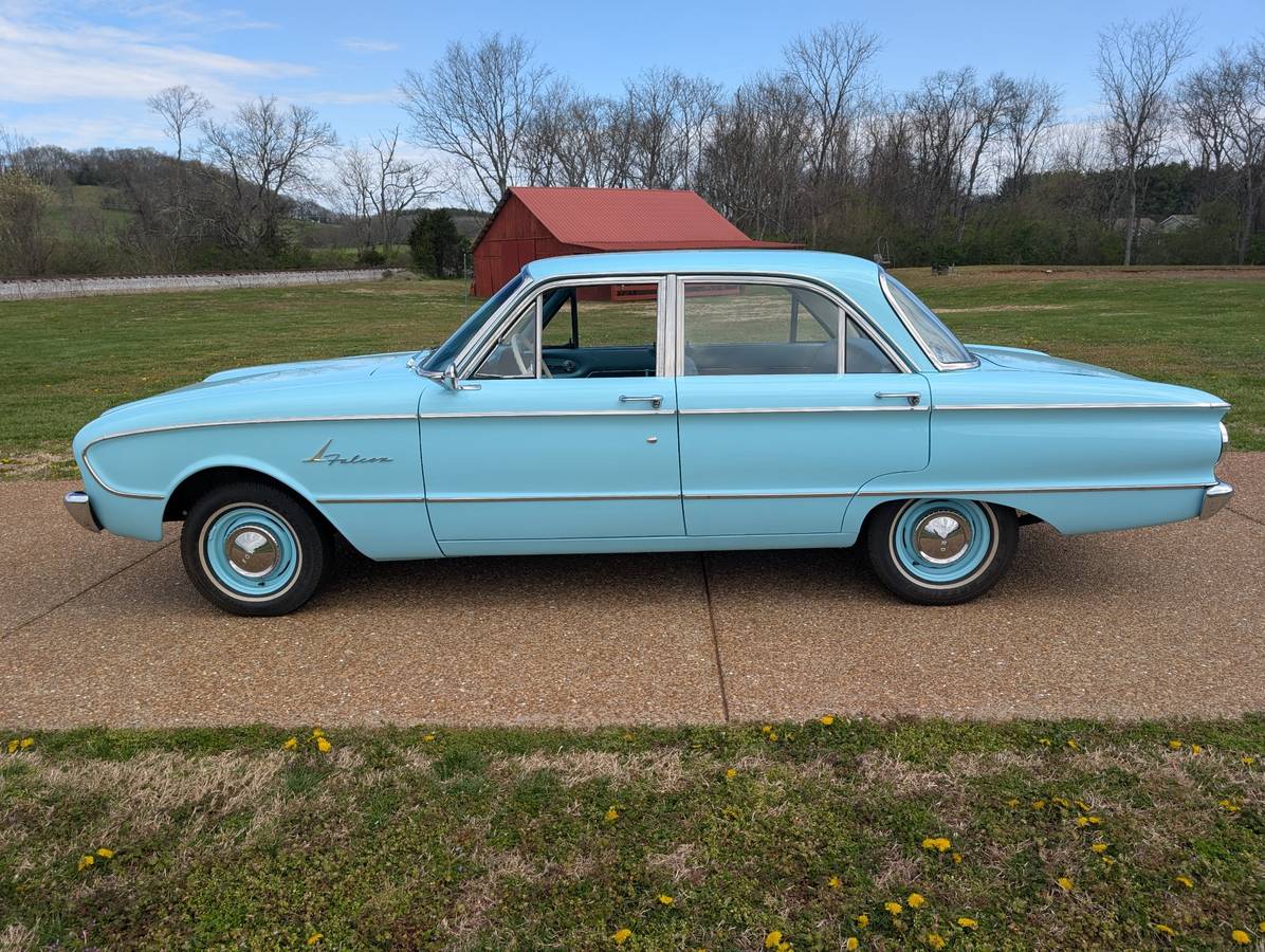 Ford-Falcon-1961-blue-9