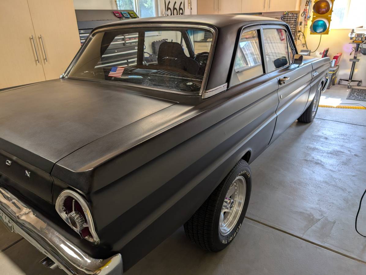 Ford-Falcon-1965-black-4