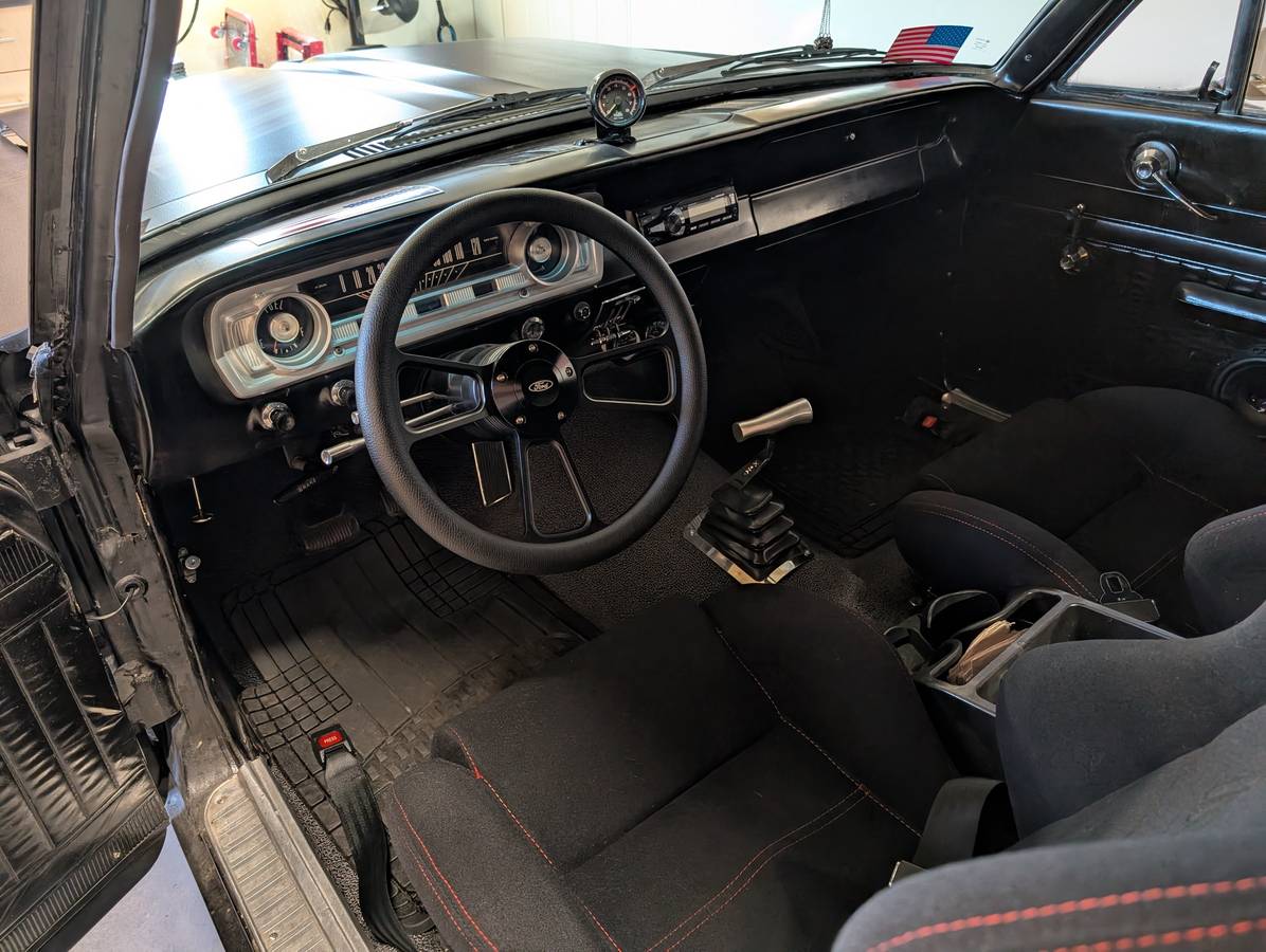 Ford-Falcon-1965-black-9