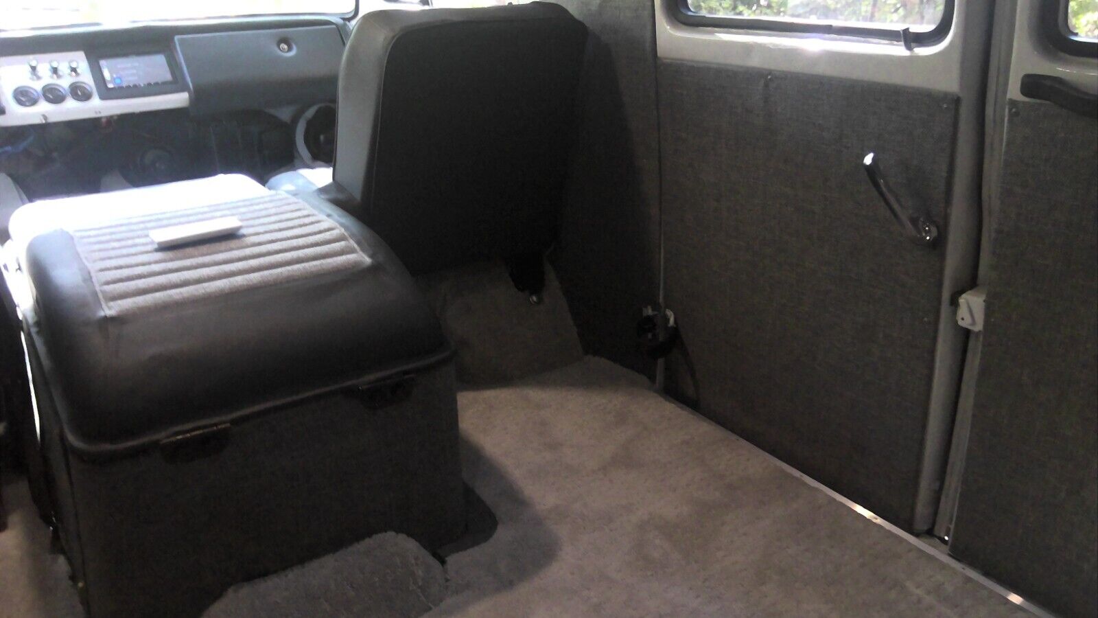 Ford-Ford-Econoline-1967-Van-Camper-16