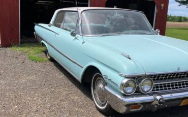 Ford-Galaxie-1961-1