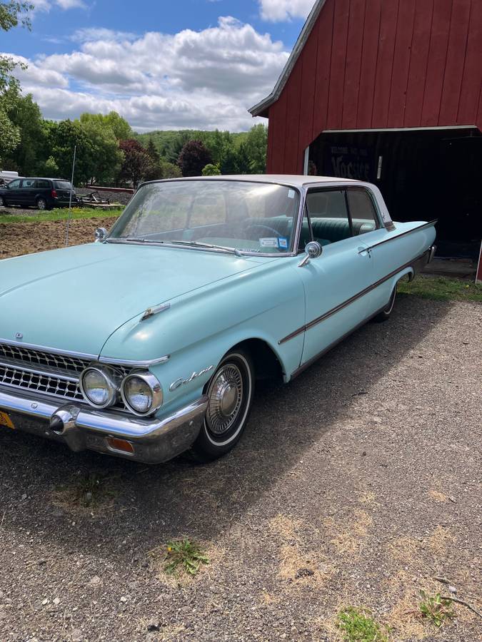 Ford-Galaxie-1961-4