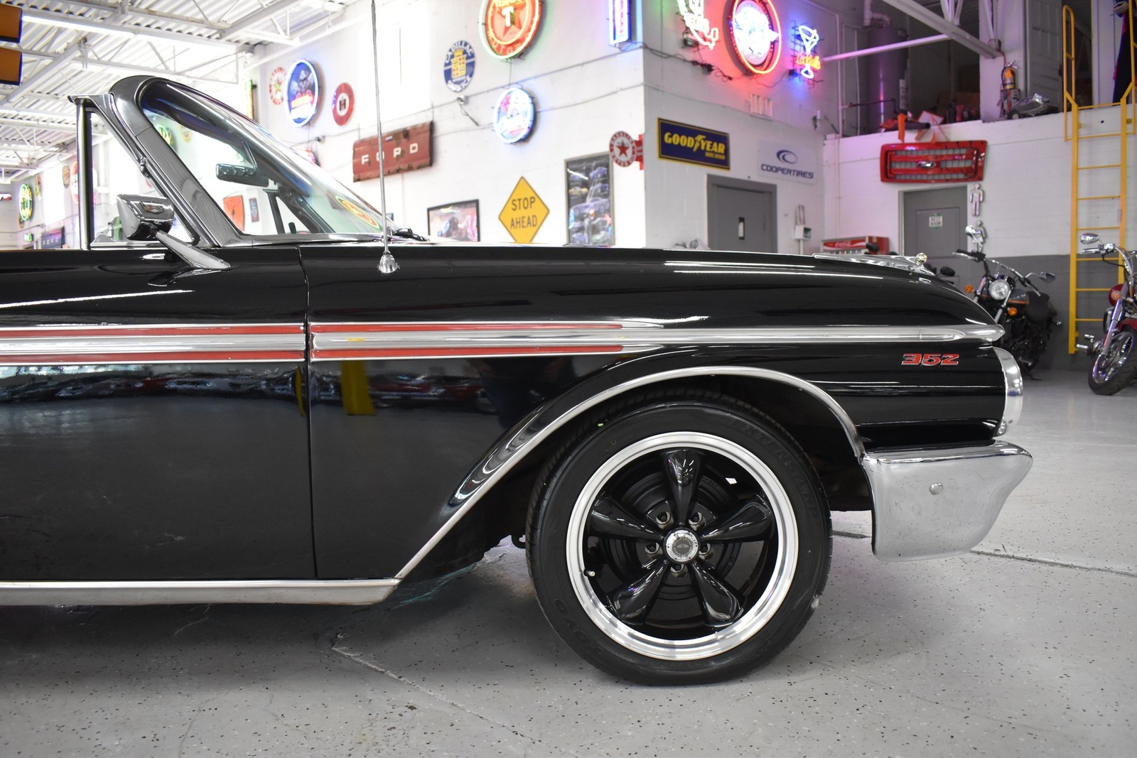 Ford-Galaxie-1962-Convertible-9
