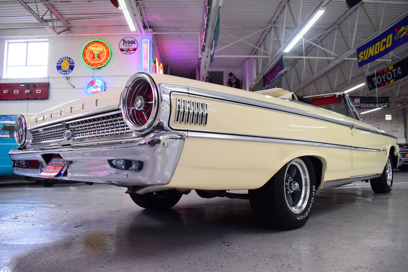 Ford-Galaxie-1963-Convertible-12