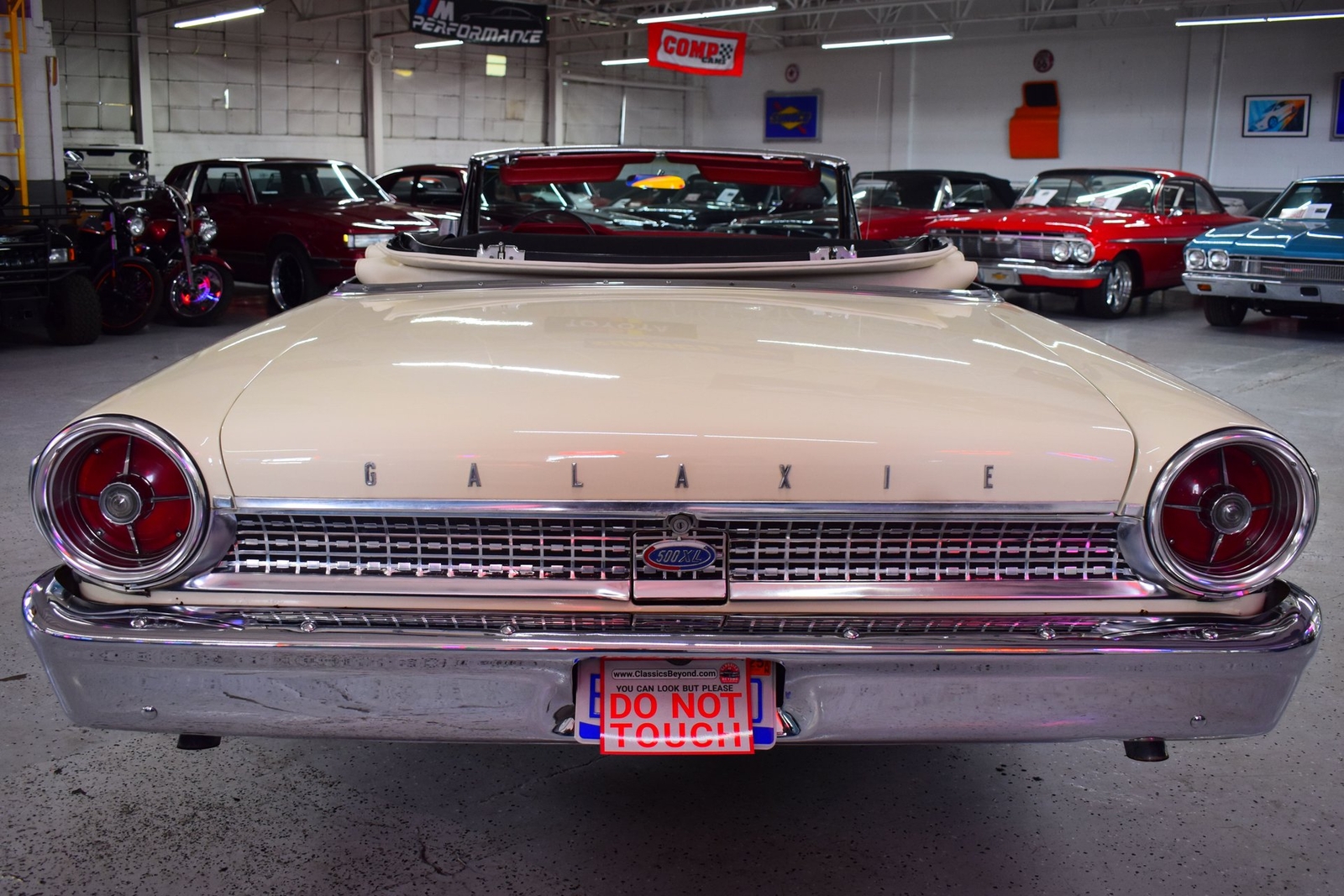 Ford-Galaxie-1963-Convertible-13
