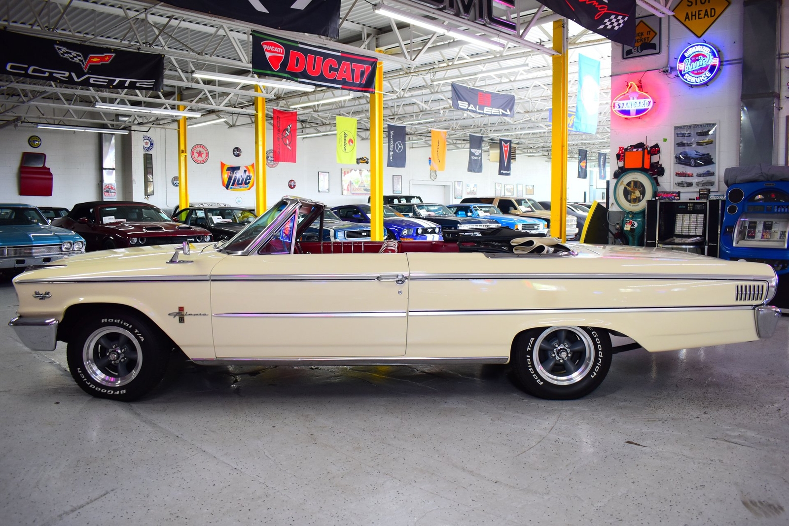 Ford-Galaxie-1963-Convertible-19