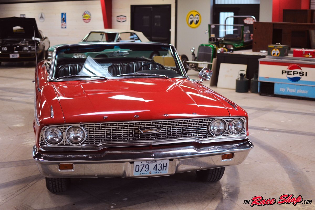 Ford-Galaxie-1963-Convertible-4