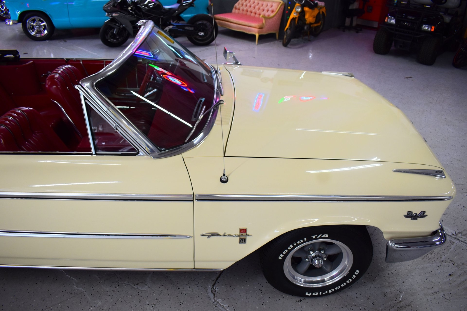 Ford-Galaxie-1963-Convertible-4