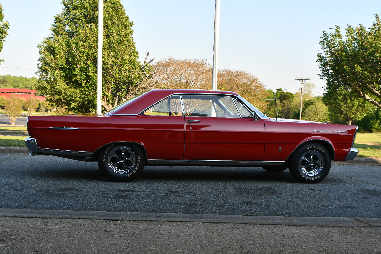 Ford-Galaxie-1965-Coupe-2