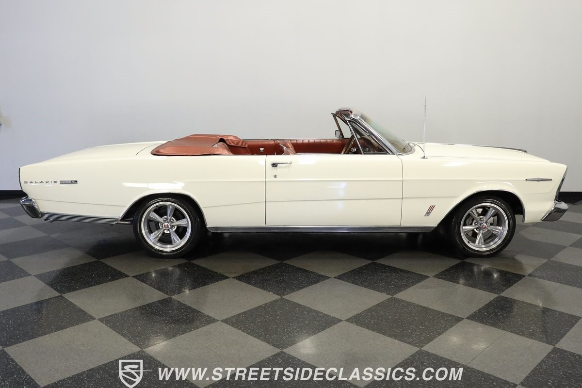 Ford-Galaxie-1966-Convertible-12