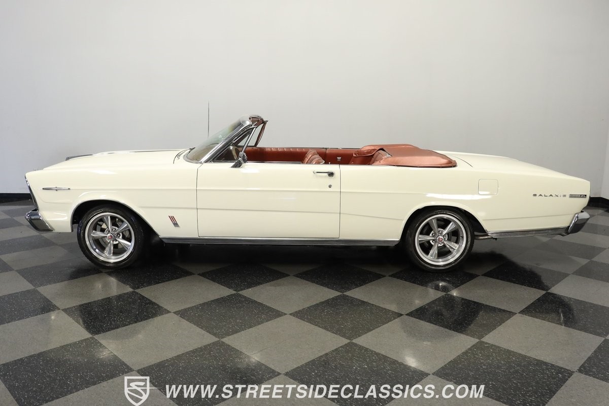 Ford-Galaxie-1966-Convertible-2