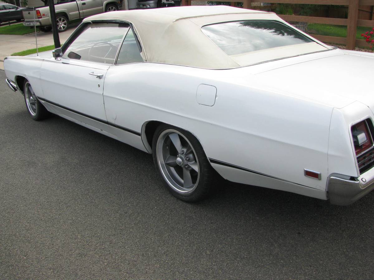 Ford-Galaxie-1969-16