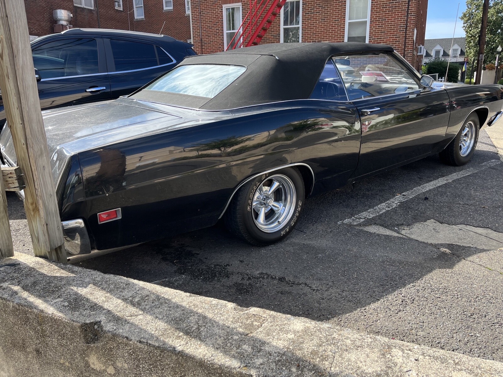 Ford-Galaxie-1970-2