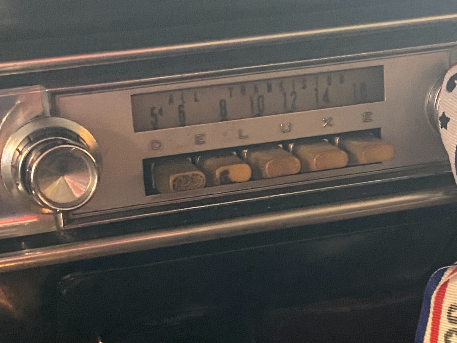 Ford-Galaxie-500-1964-2-door-sedan-3