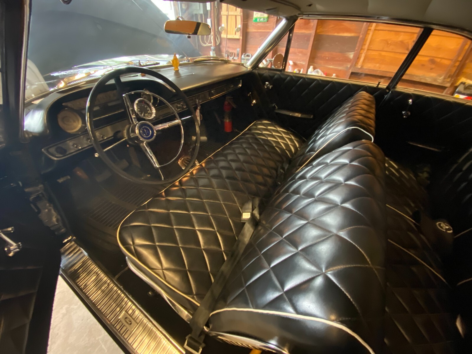 Ford-Galaxie-500-1964-2-door-sedan-4