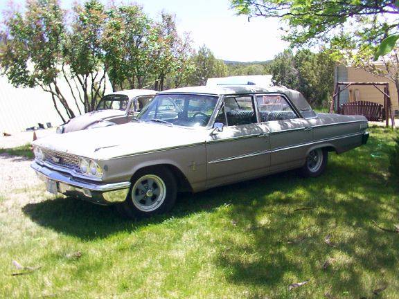 Ford-Galaxie-500-4-door-sedan-1963-silver-2