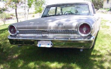 Ford-Galaxie-500-4-door-sedan-1963-silver-3