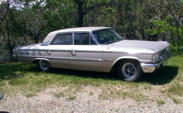 Ford-Galaxie-500-4-door-sedan-1963-silver