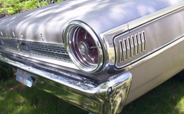 Ford-Galaxie-500-4-door-sedan-1963-silver-4