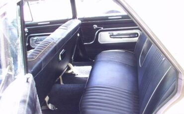 Ford-Galaxie-500-4-door-sedan-1963-silver-8