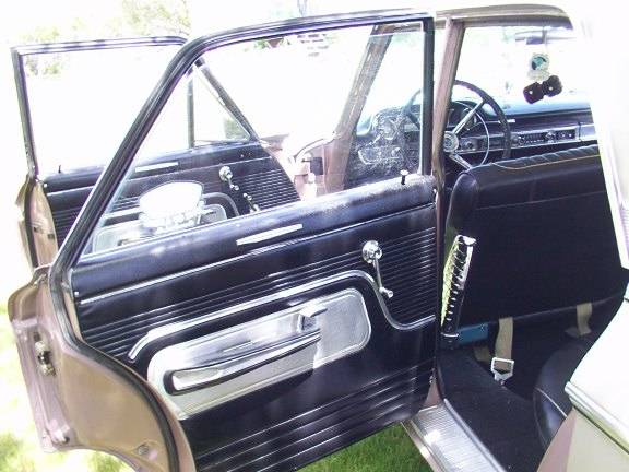 Ford-Galaxie-500-4-door-sedan-1963-silver-9