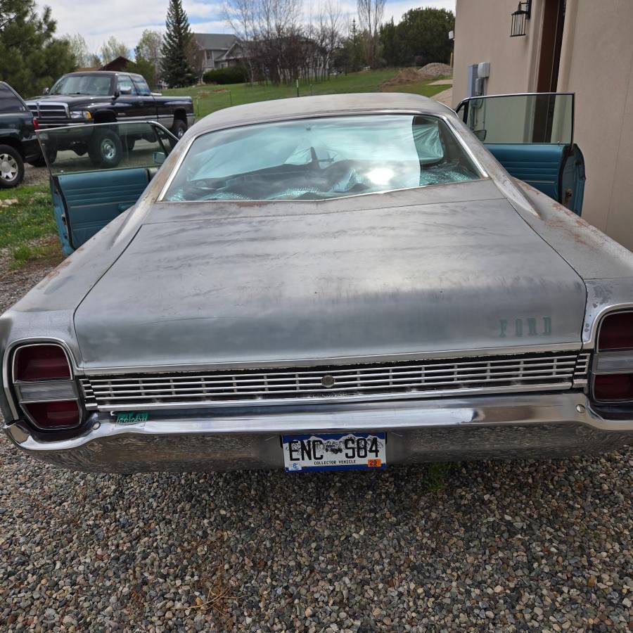 Ford-Galaxie-500-fastback-1968-green-20