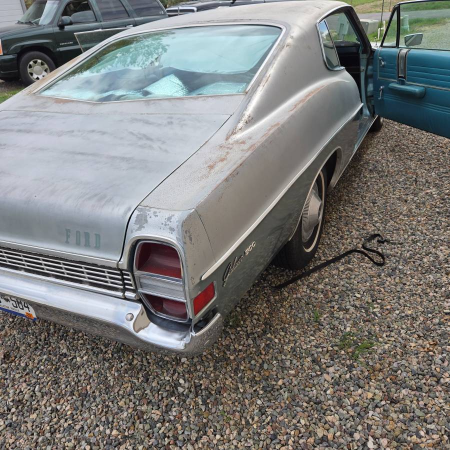 Ford-Galaxie-500-fastback-1968-green