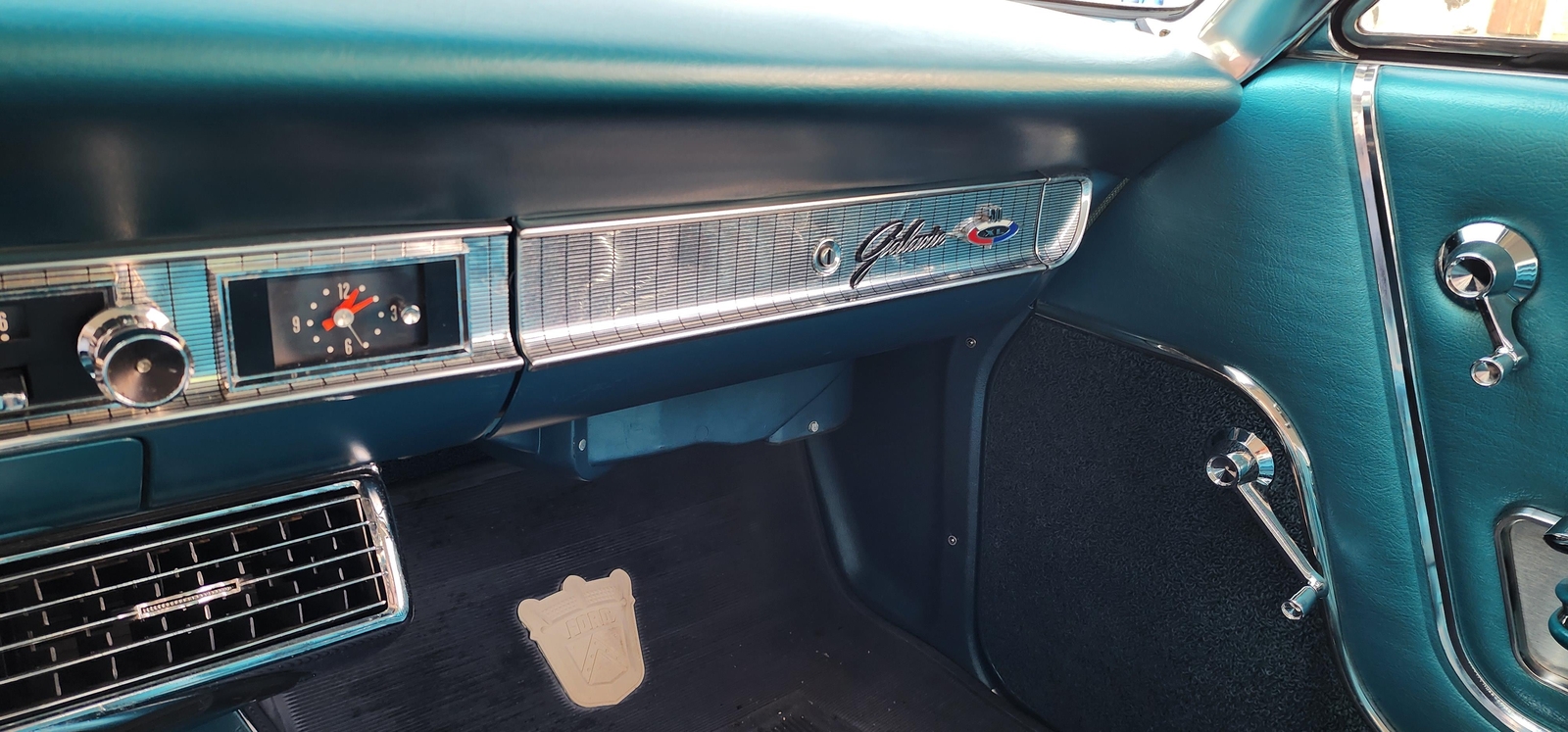 Ford-Galaxie-50xL-1963-2-dr-31