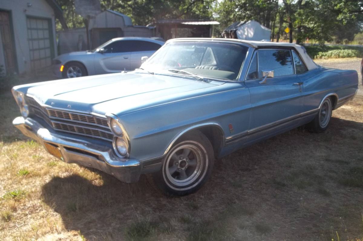 Ford-Galaxy-500xl-1967-blue-14