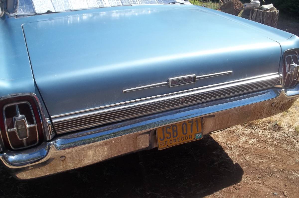 Ford-Galaxy-500xl-1967-blue-5