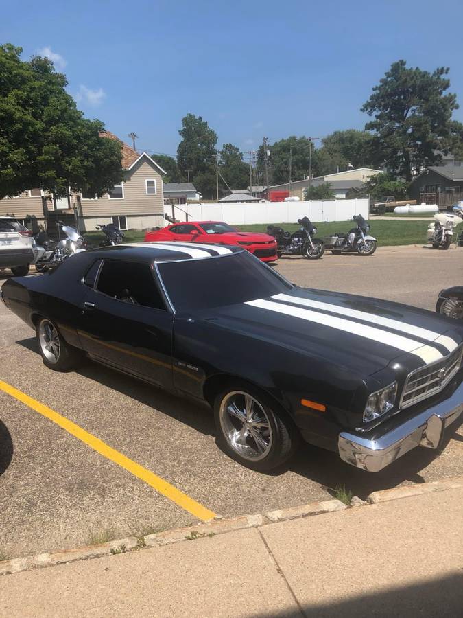 Ford-Gran-torino-1973-black-13