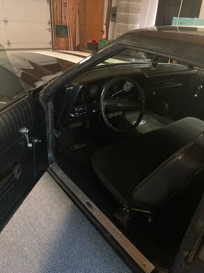 Ford-Gran-torino-1973-black-16