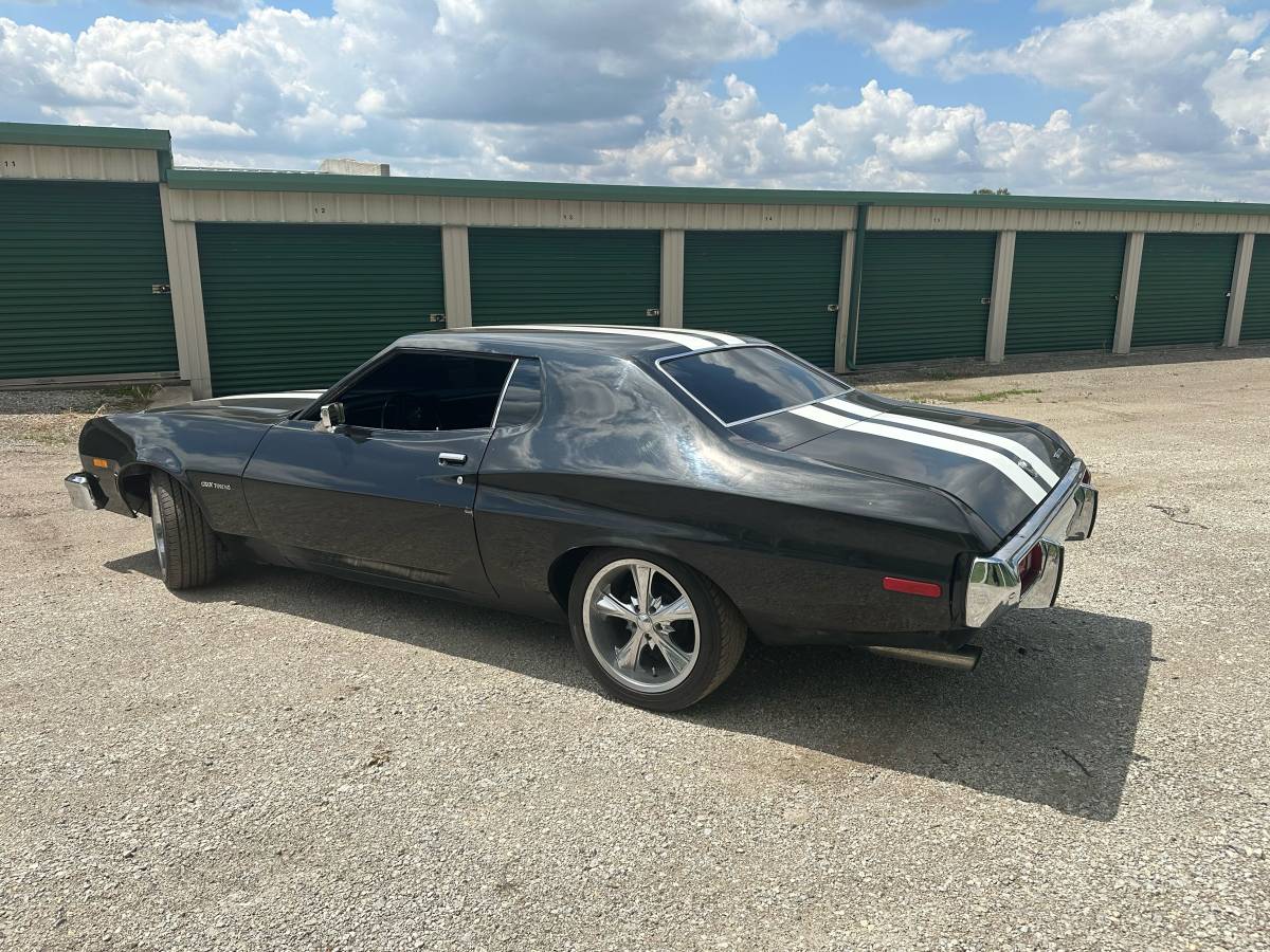 Ford-Gran-torino-1973-black-3
