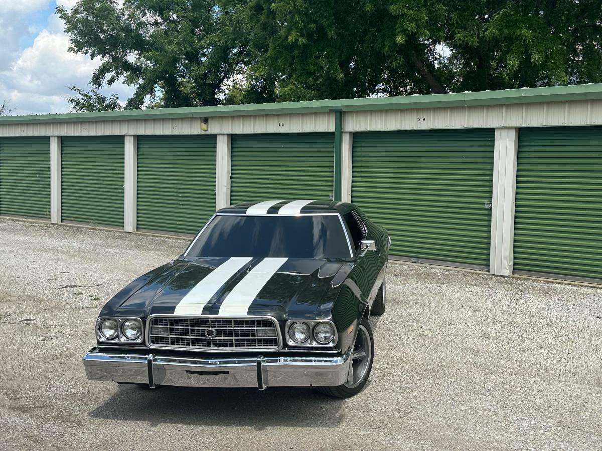 Ford-Gran-torino-1973-black-6