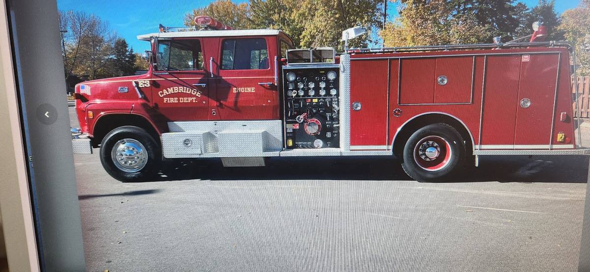 Ford-L9000-diesel-1986-red-2
