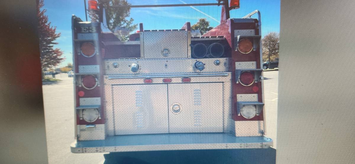 Ford-L9000-diesel-1986-red-3