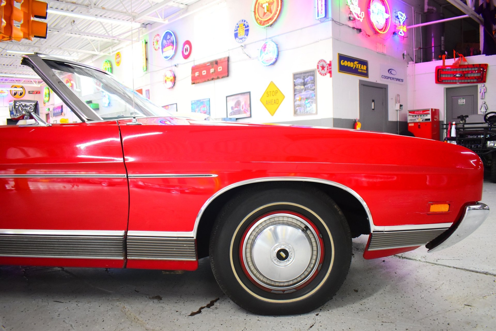 Ford-LTD-1972-Convertible-9